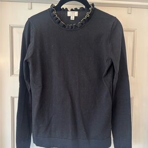 J Crew teddie sweater
100% cotton
Black
Ruffle neck trim in gold
Xs